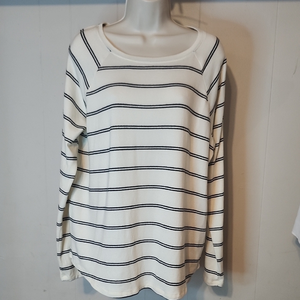 St. John's Bay Cream Long Sleeve Boxy Sweatshirt